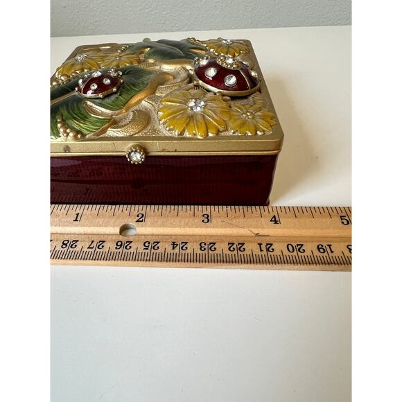 Goldtone Ladybug Bejeweled Trinket Box /Jewelry Box  4”X4”  3D Ladybugs & Leaves - Picture 5 of 13